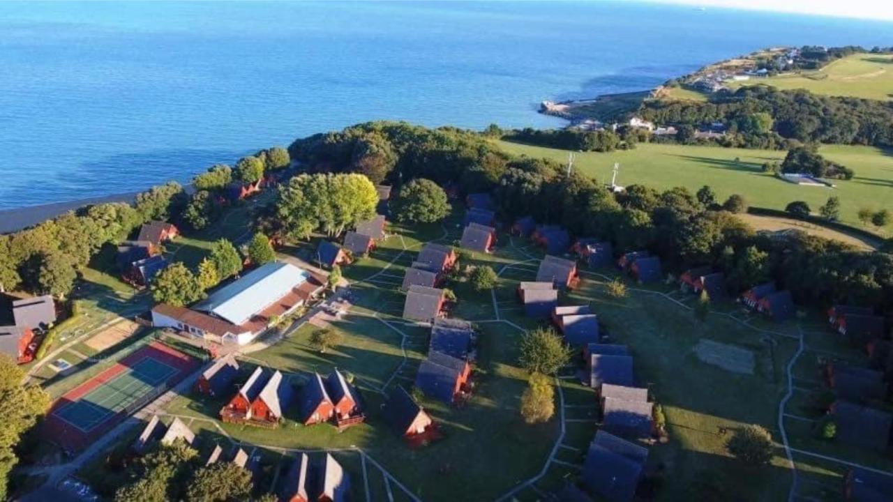 Escape To A Clifftop Chalet With Pool And Tennis Onsite - 1A Kingsdown Holiday Park Εξωτερικό φωτογραφία