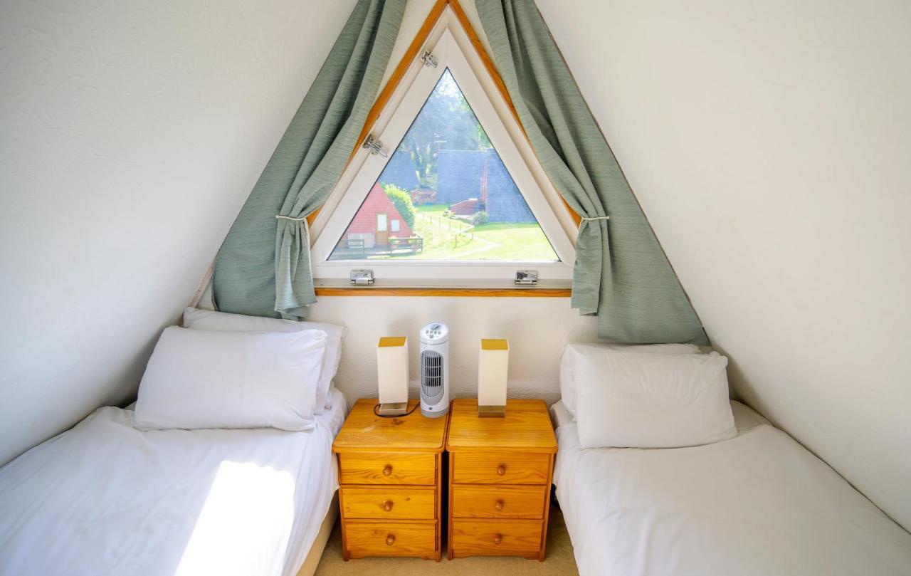 Escape To A Clifftop Chalet With Pool And Tennis Onsite - 1A Kingsdown Holiday Park Εξωτερικό φωτογραφία
