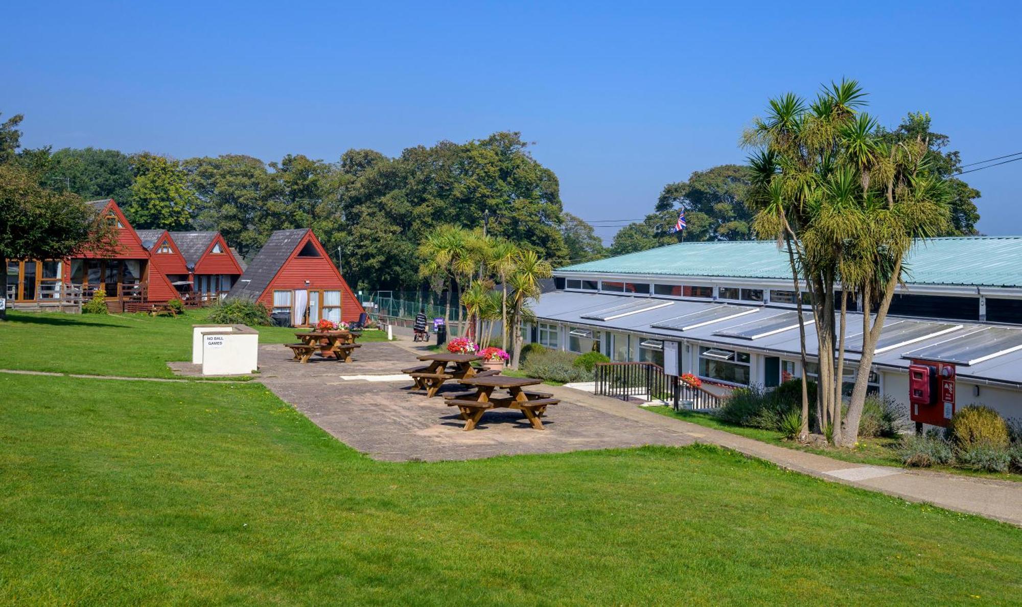 Escape To A Clifftop Chalet With Pool And Tennis Onsite - 1A Kingsdown Holiday Park Εξωτερικό φωτογραφία